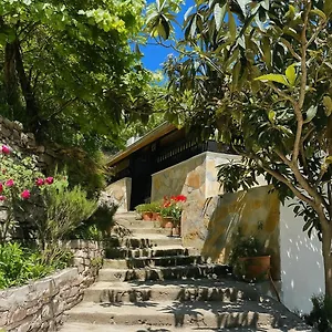 https://latifi-guesthouse.albaniahotels.org